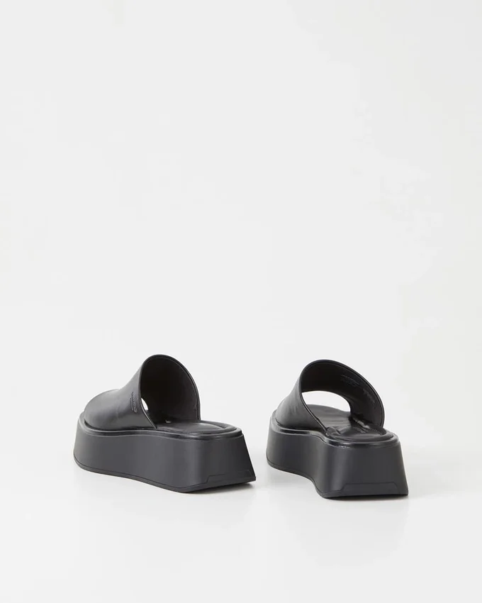 Courtney-sandaler