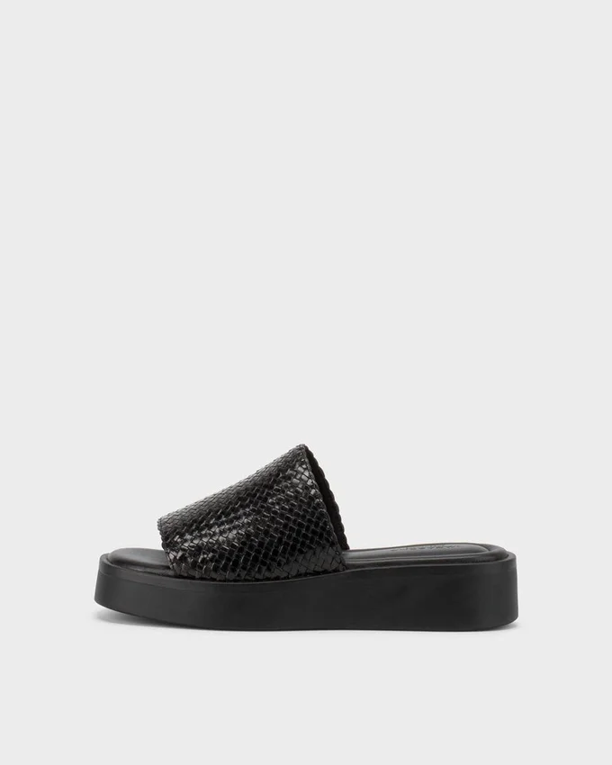 Danya-sandaler