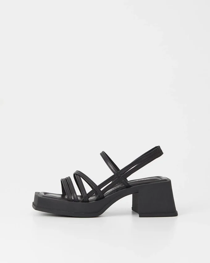 Hennie-høyhælte sandaler